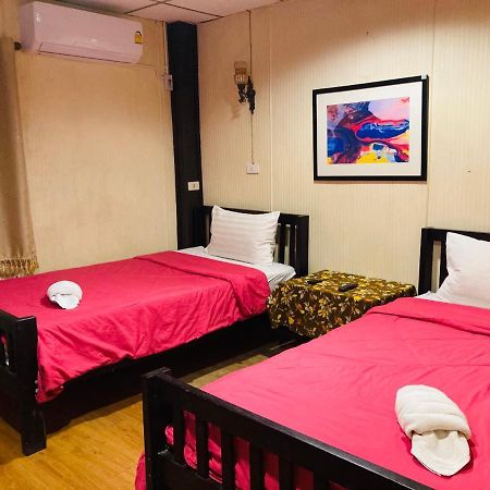 Noom Guesthouse Lop Buri المظهر الخارجي الصورة