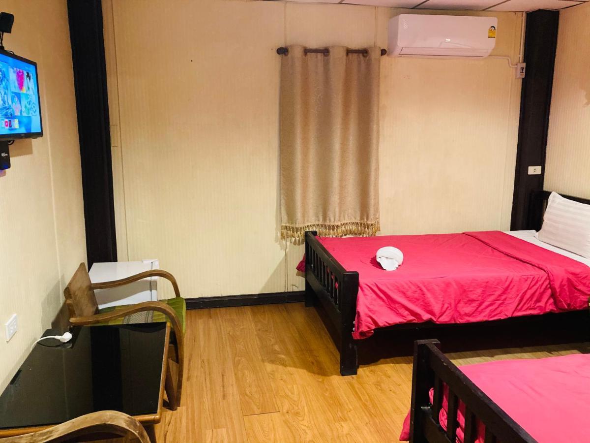 Noom Guesthouse Lop Buri المظهر الخارجي الصورة