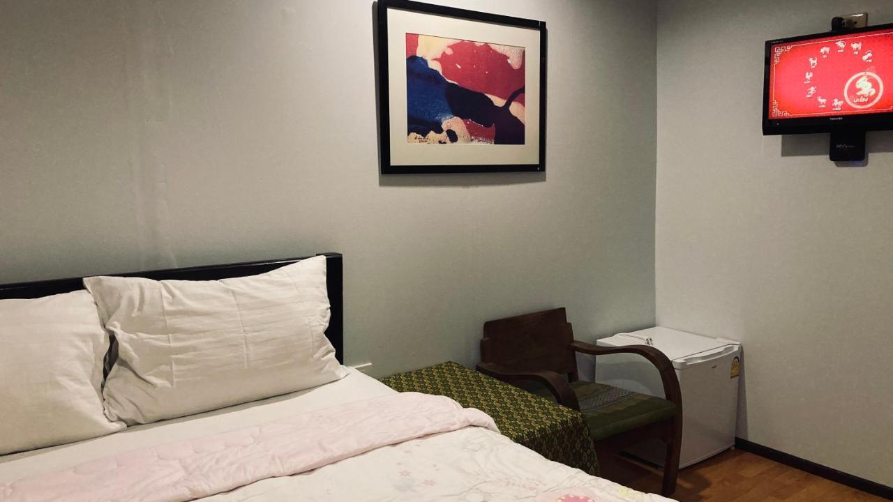 Noom Guesthouse Lop Buri المظهر الخارجي الصورة