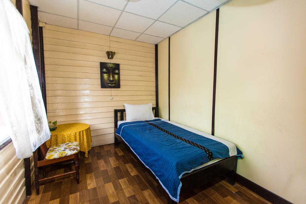 Noom Guesthouse Lop Buri المظهر الخارجي الصورة