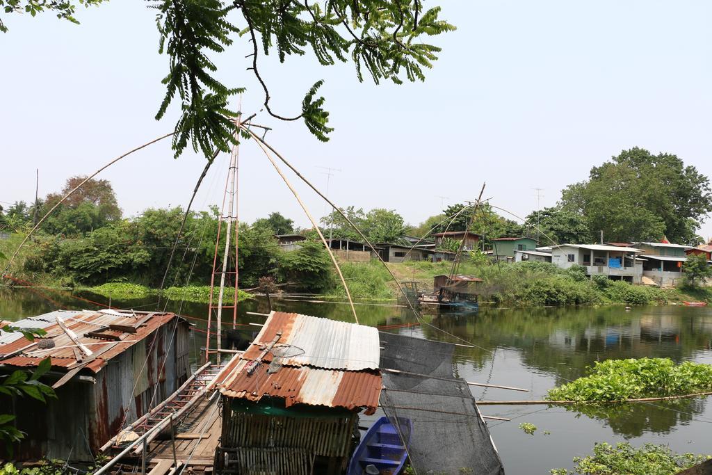Noom Guesthouse Lop Buri المظهر الخارجي الصورة
