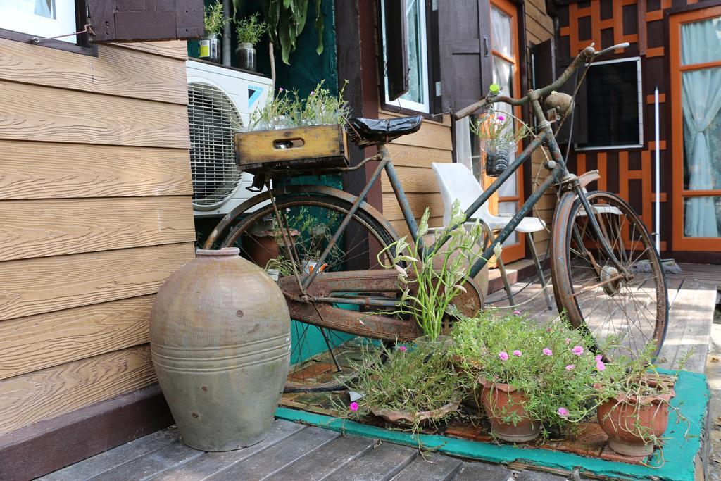 Noom Guesthouse Lop Buri المظهر الخارجي الصورة