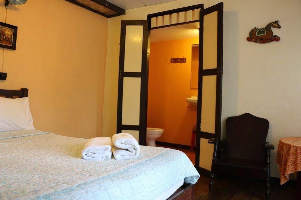 Noom Guesthouse Lop Buri المظهر الخارجي الصورة