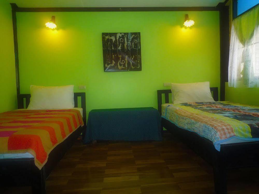 Noom Guesthouse Lop Buri المظهر الخارجي الصورة