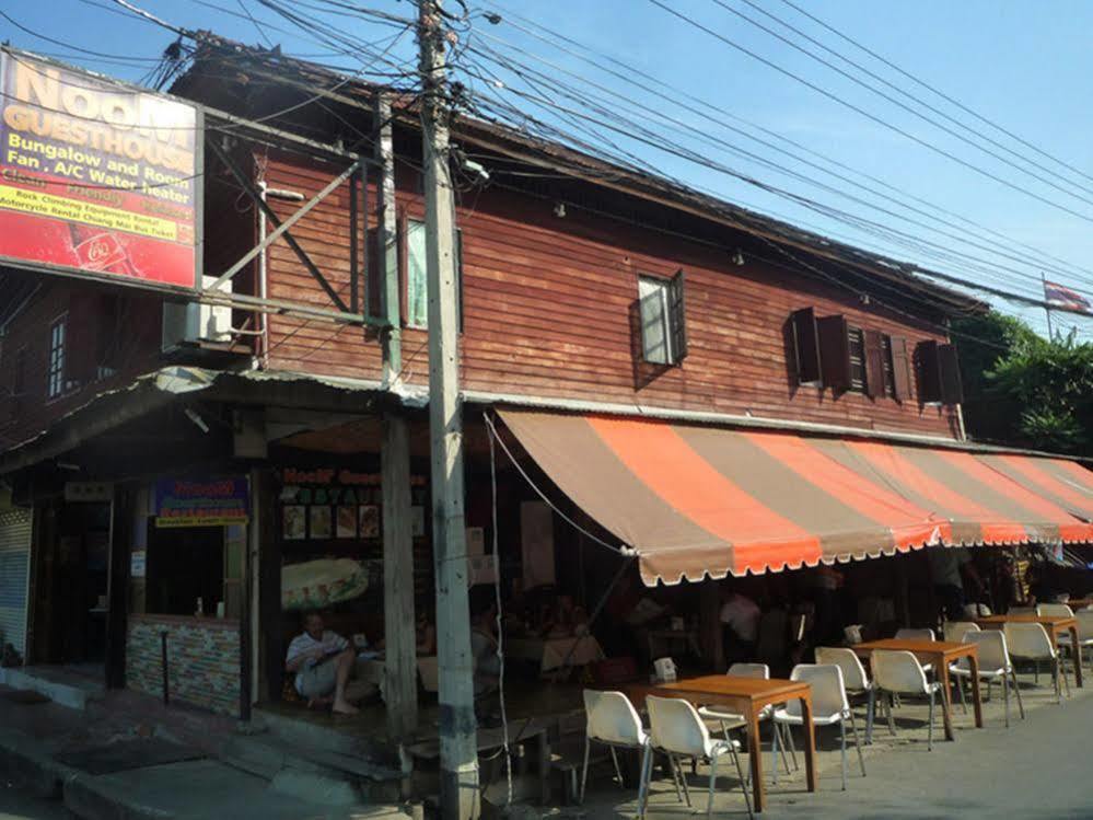 Noom Guesthouse Lop Buri المظهر الخارجي الصورة