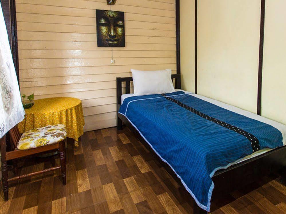 Noom Guesthouse Lop Buri المظهر الخارجي الصورة
